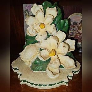 Vintage Old School White Magnolia Floral Scone